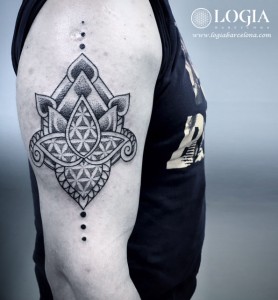 tatuaje-brazo-mandala-Logia-Barcelona-Dasly (1) 
